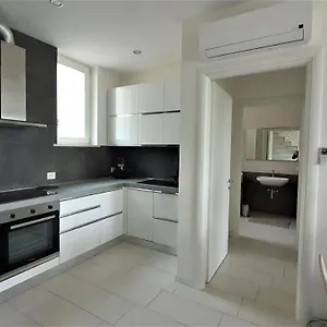 isola-blu-luxury-apartment.hotelinveneto.com/
